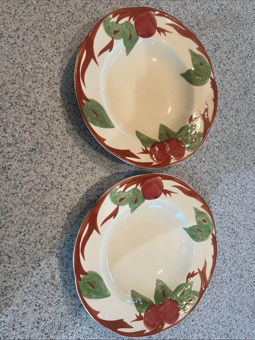Vintage Franciscan Apple Pattern Wide Rim Soup / Pasta Bowl 8 1/2” Red Brown Gr
